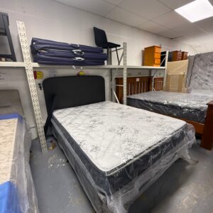 Queen Beds & Mattresses